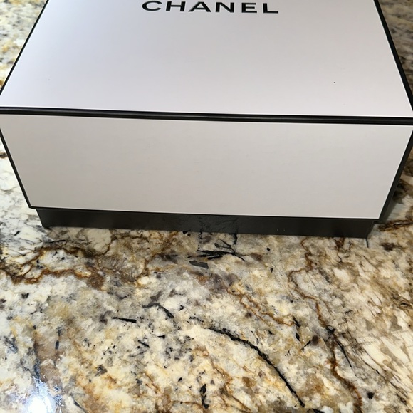 Authentic Chanel (Empty) Box and Empty Bag - Picture 3 of 11